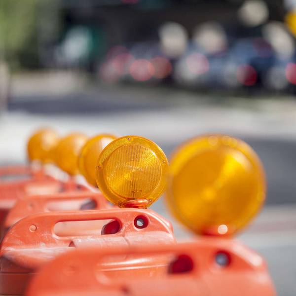 Construction safety barrier barrels