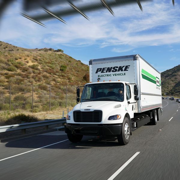 
OEMs May Use Electric Trucks to Meet GHG Phase 2 Requirements
