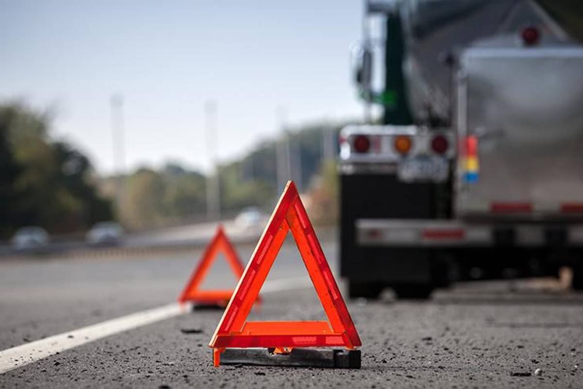 Roadside Emergency Kit: What Drivers Should Pack