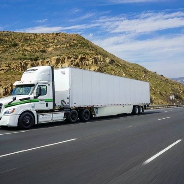 penske electric truck