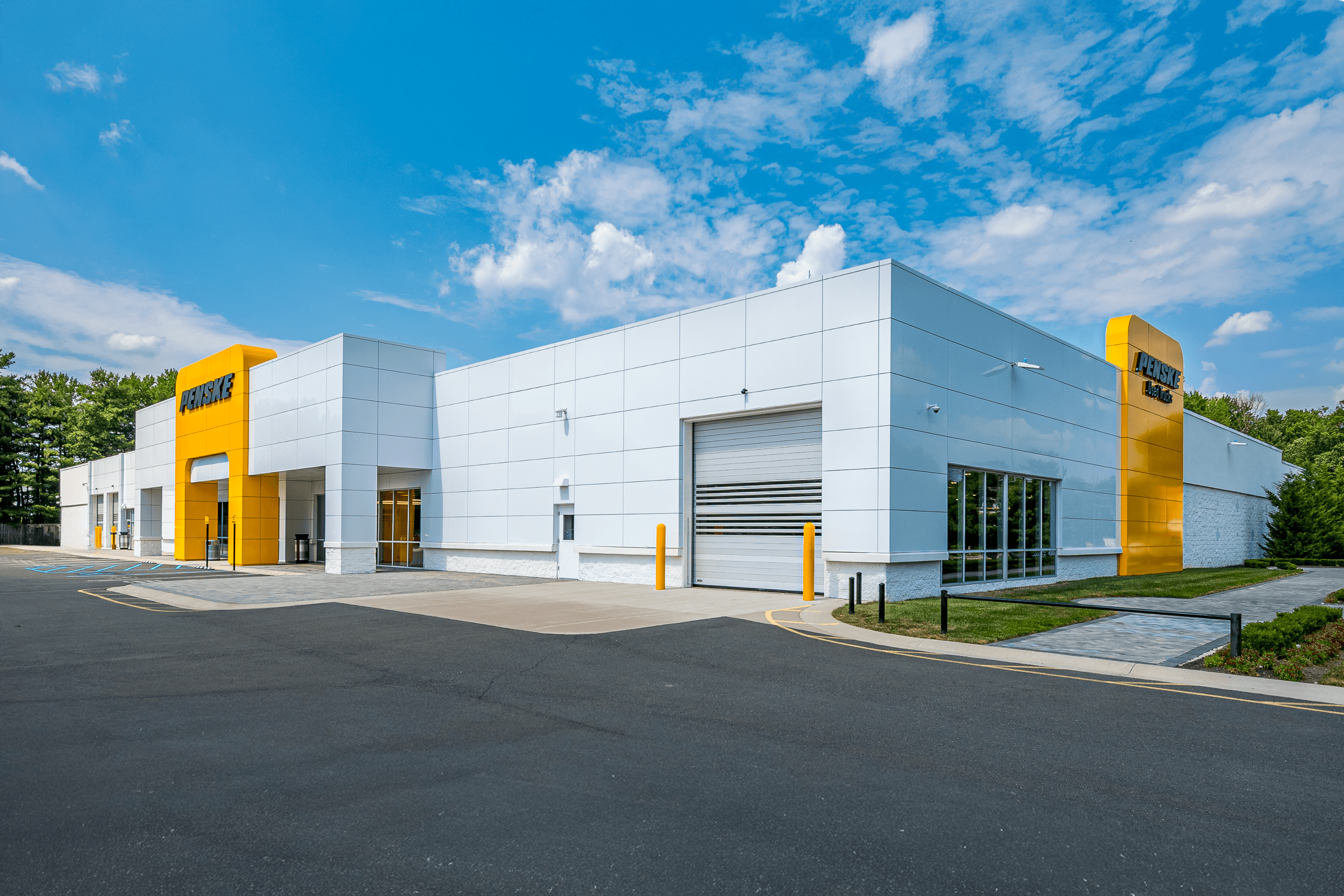 White and yellow Penske building